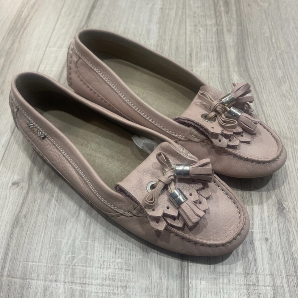 Burberry Women's moccasins
Leather Loafer Driver size 39 US 9 shoes